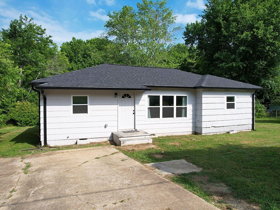 1st image of 245 Cherokee Dr NE
