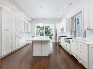 851 E Broadway, Boston, MA 02127