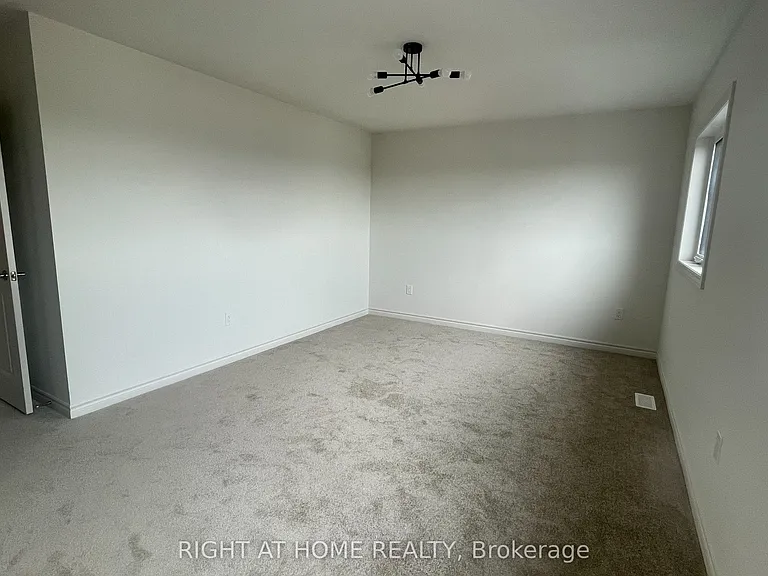 1054 Denton Dr — Photo 19