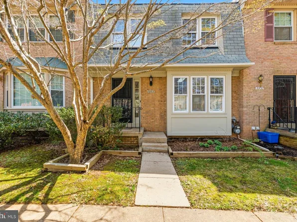 8955 Omega Ct, Springfield, VA 22152