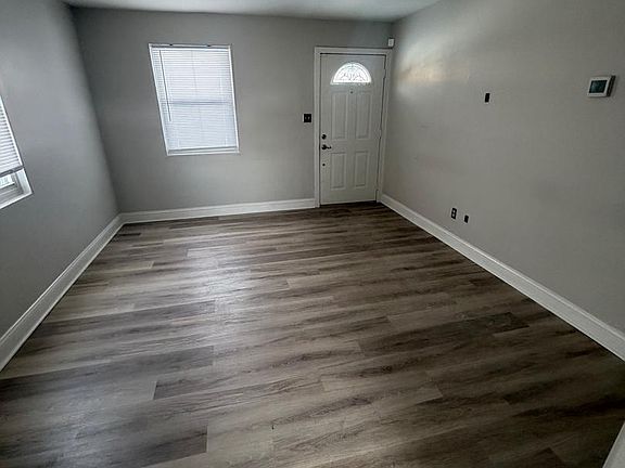 5th image of 452 Anderson Dr