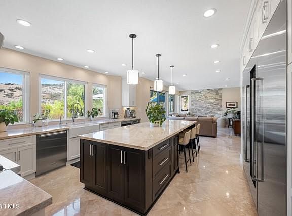 5th image of 2683 Grandoaks Dr