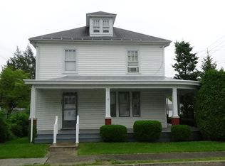 202 Chestnut St, Mount Holly Springs, PA 17065