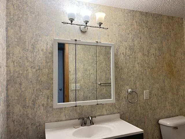 3 bed, 2.5 bath, 2736 sqft, $2,500 — Photo 4