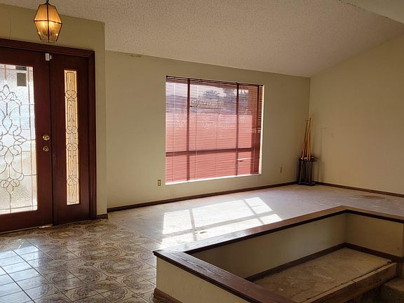 3rd image of 6126 W LARKSPUR Drive