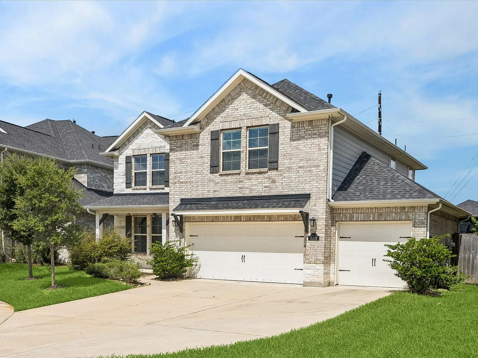 4 bed, 3.0 bath, 2939 sqft, $2,950 — Photo 1