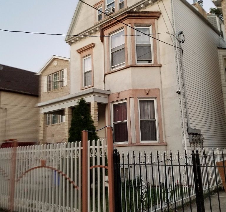 2nd image of 353 N 7th St