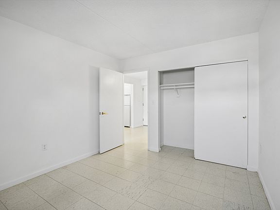 4th image of 146 Beach 24th St APT 402