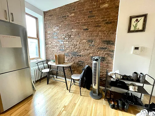 Rented by J PRESTON AND ASSOCIATES INC | media 13