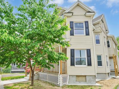 373-375 Orange St, Springfield, MA, 01108