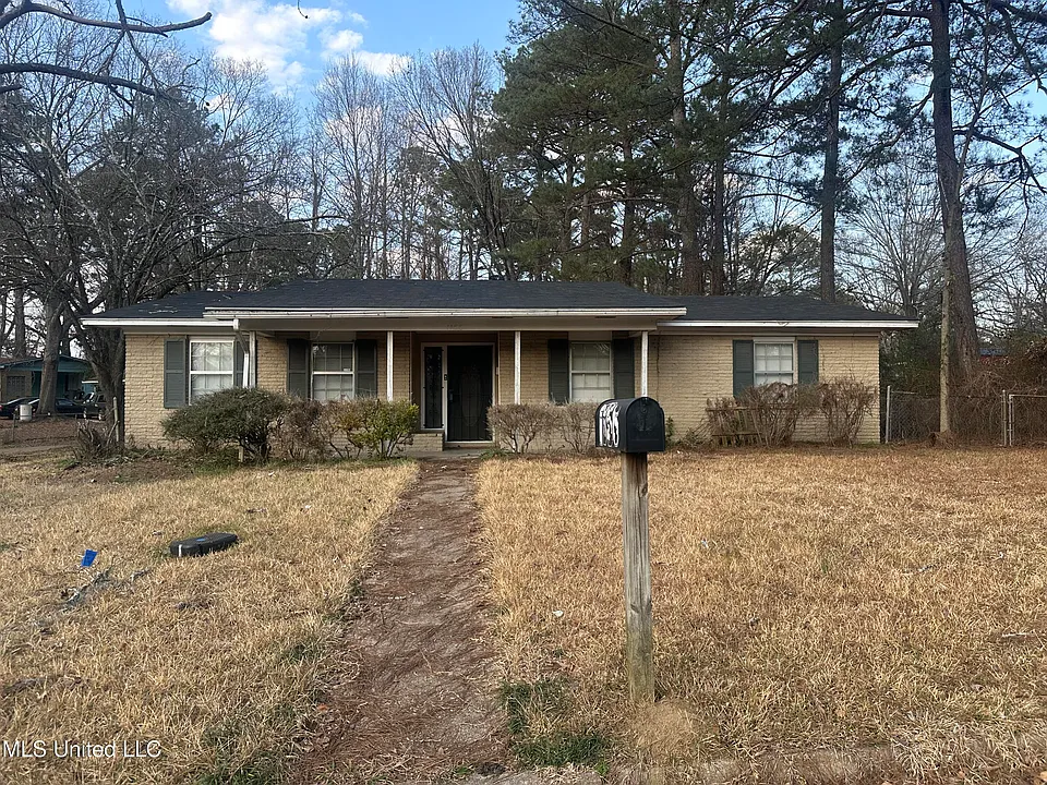 1156 Garden Park Dr