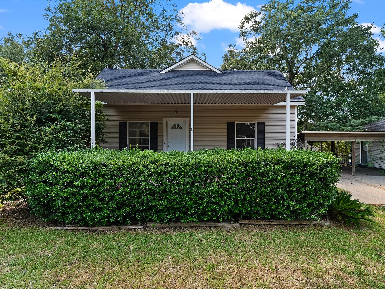 3 bed, 1600 sqft, $1,725 — Photo 4