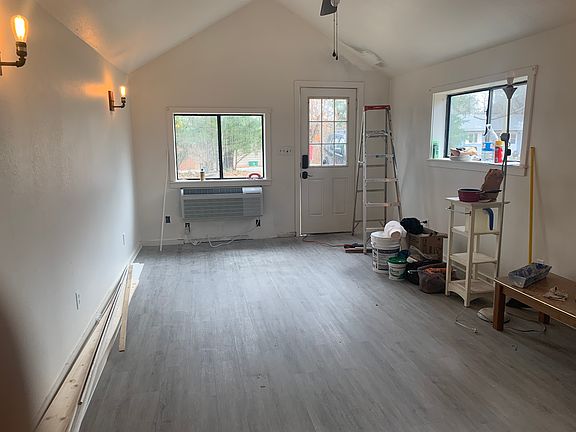 2nd image of 75 1/2 Wall St