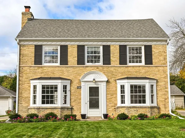 2417 North 96th STREET, Wauwatosa, WI 53226