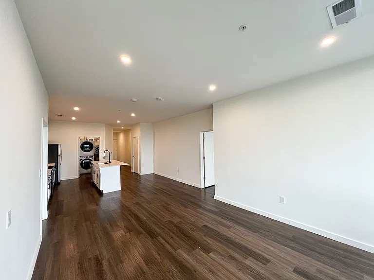 103 E 3rd St. - The Hayden — Photo 37