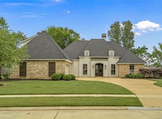 1053 Spanish Moss Cir, Bossier City, LA 71111