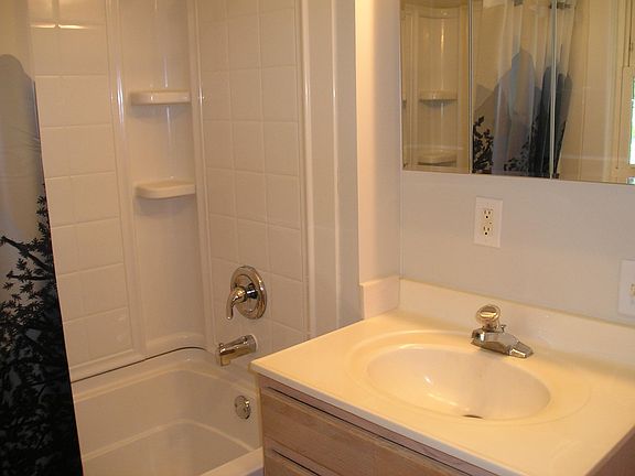 3rd image of 118 N 35th Ave APT 2