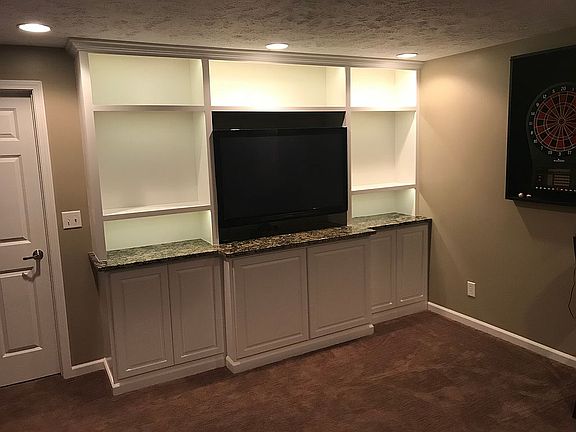 Kids play area built-In.