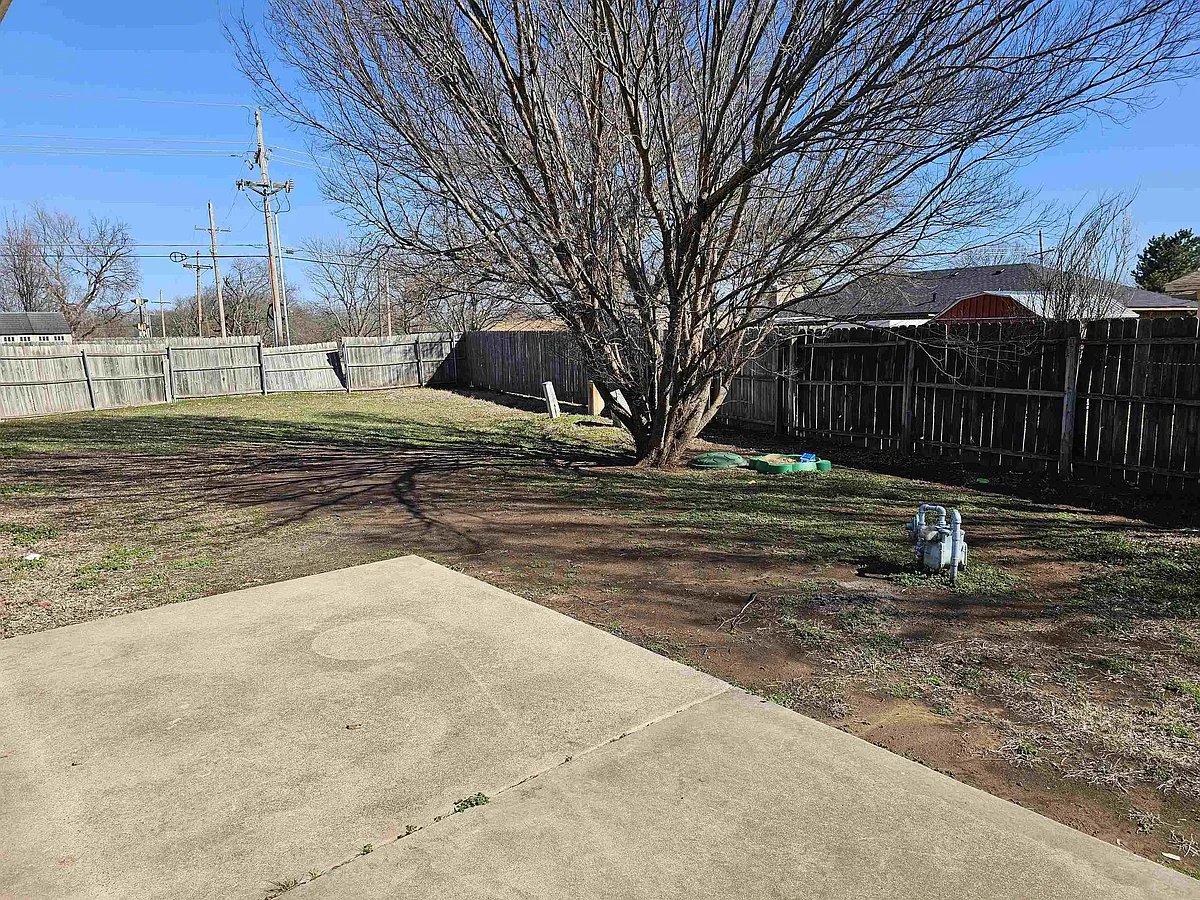 Building Photo - 1330 Sunnylane St