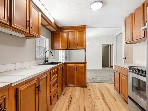 5th image of 132 Thomas Blvd NW