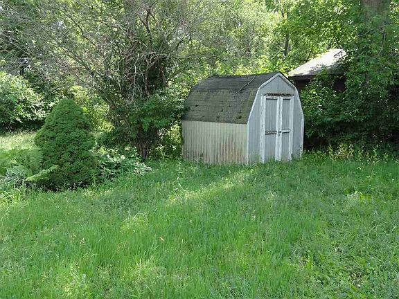 4th image of 2418 Forsythia Dr