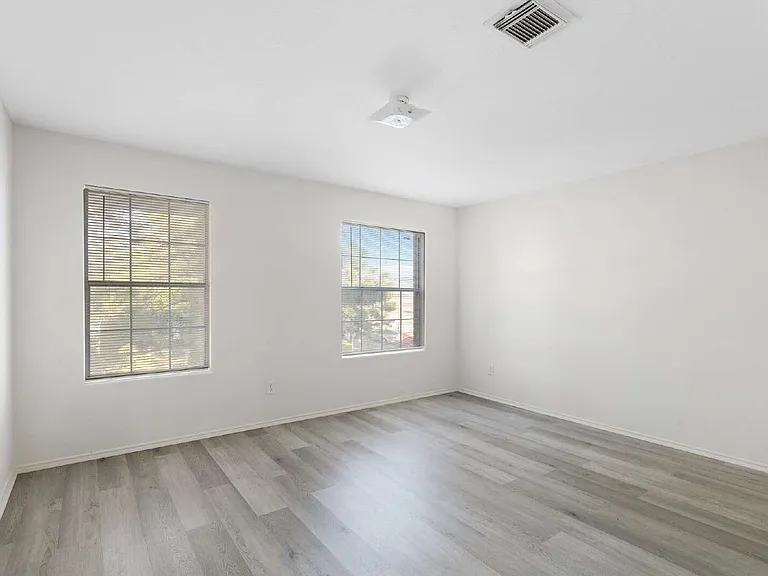 2923 Katybriar Ln — Photo 16