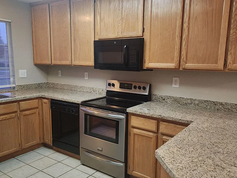 322 Roan Dr — Photo 5