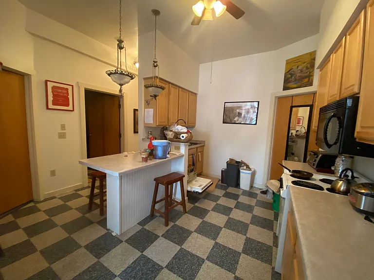 810 E Gorham St — Photo 12