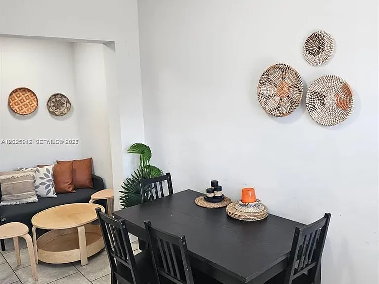 2224 SW 11th St #3 — Photo 6