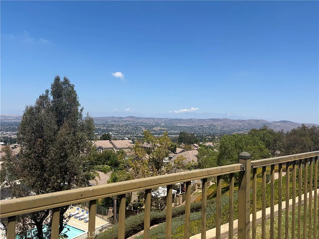 3 bed, 1793 sqft, $4,300 — Photo 4