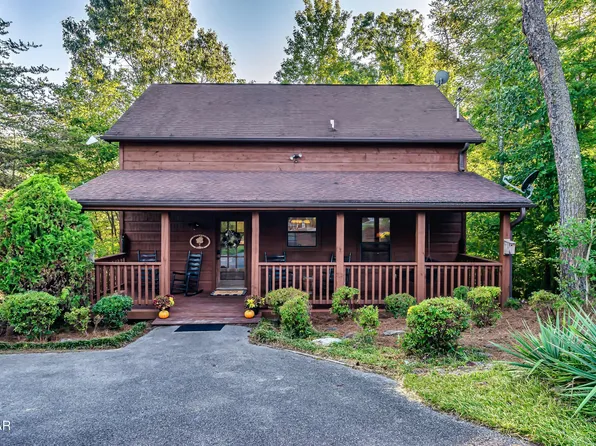 2306 Wooddale Way, Pigeon Forge, TN 37876