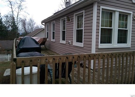 3rd image of 110 Pine St