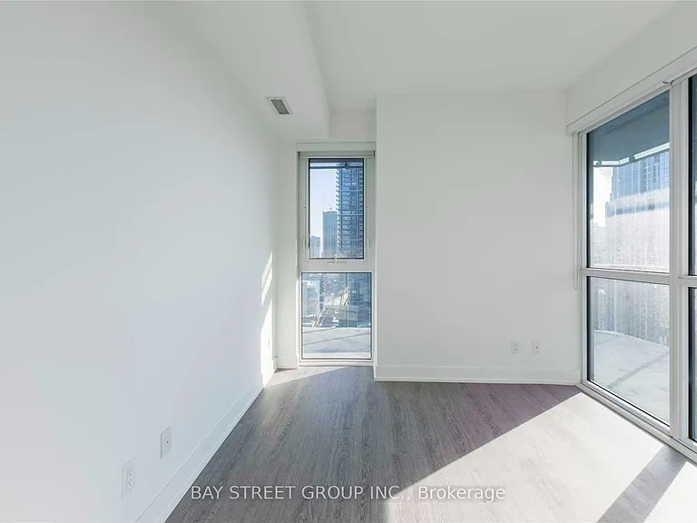 7 Grenville St #2911 — Photo 6