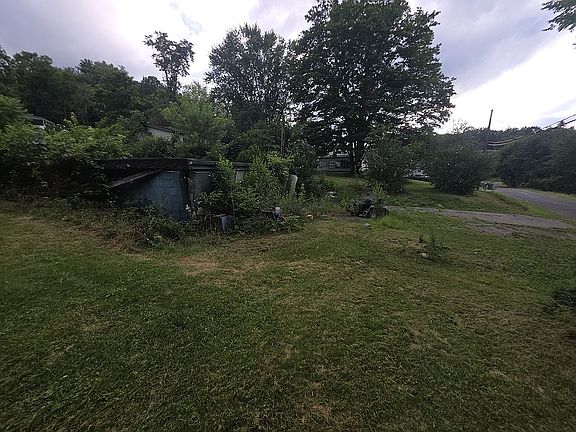 3rd image of 16493 Samuel St