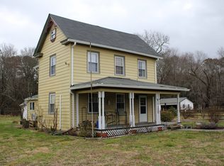 998 North River Road, Bohannon, VA 23021