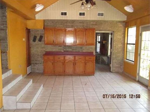 5th image of 2319 Galveston St