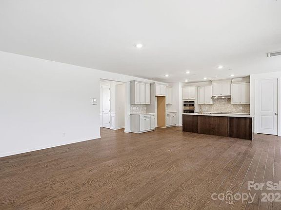 2nd image of 154 Nicholson Ln