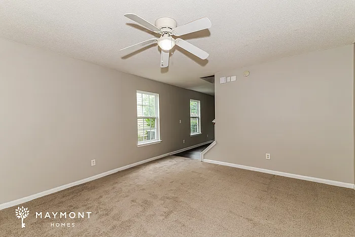 609 Green Pasture Ct — Photo 4