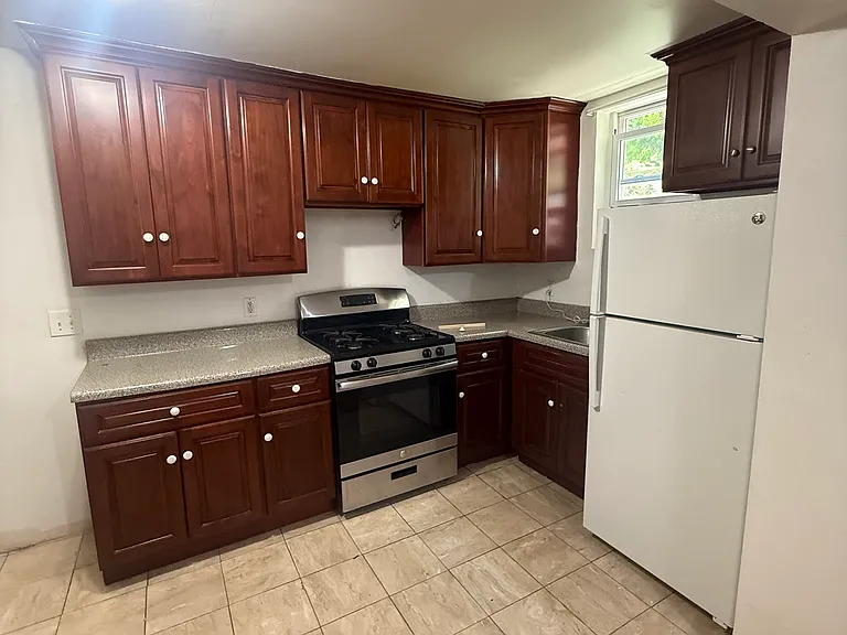 43 Sumner Ave #1 — Photo 3