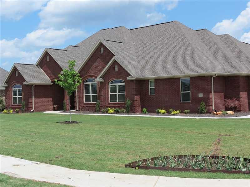 1st image of 466 Grandview Ct