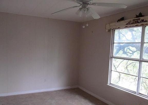 5th image of 905 N Castlehills Dr