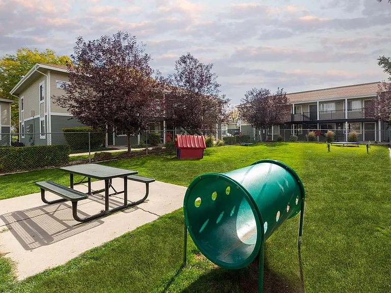Callaway Apartments — Photo 40
