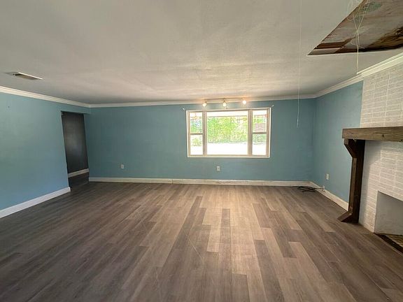 3rd image of 324 Goodwin Rd