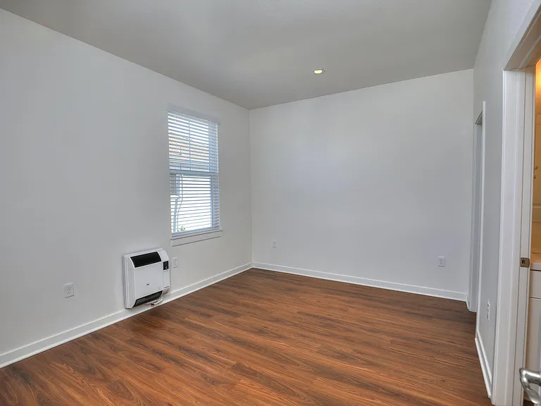 318 W Micheltorena St #C — Photo 8