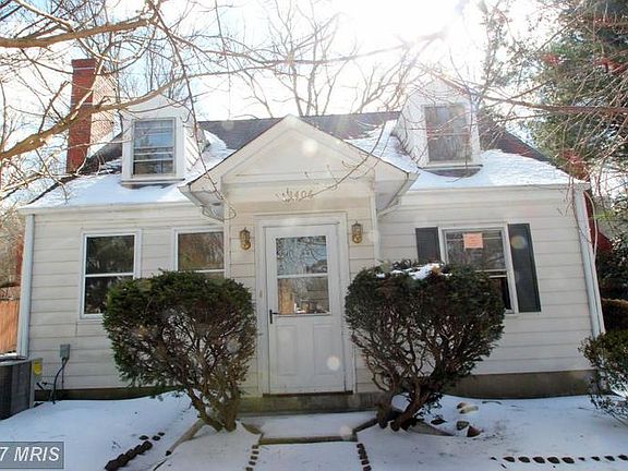 2nd image of 3406 Ferndale St
