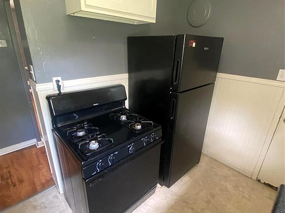 5th image of 8158 Vardaman Dr