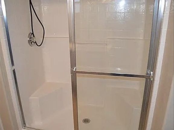 2nd image of 7604 Eclat Ct