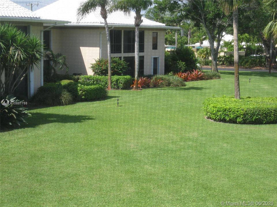 1st image of 16 SE Turtle Creek Dr #E