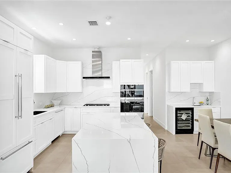 1211 SE 1st St — Photo 12