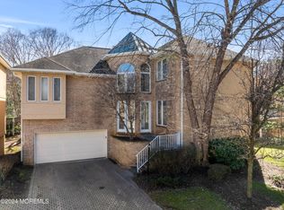 173 Palm Desert Ct, Holmdel, NJ 07733